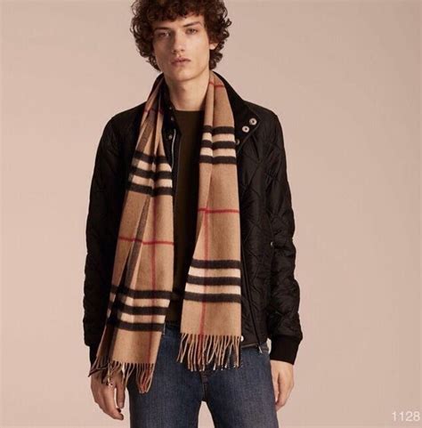 cachecol masculino burberry|burberry shawls.